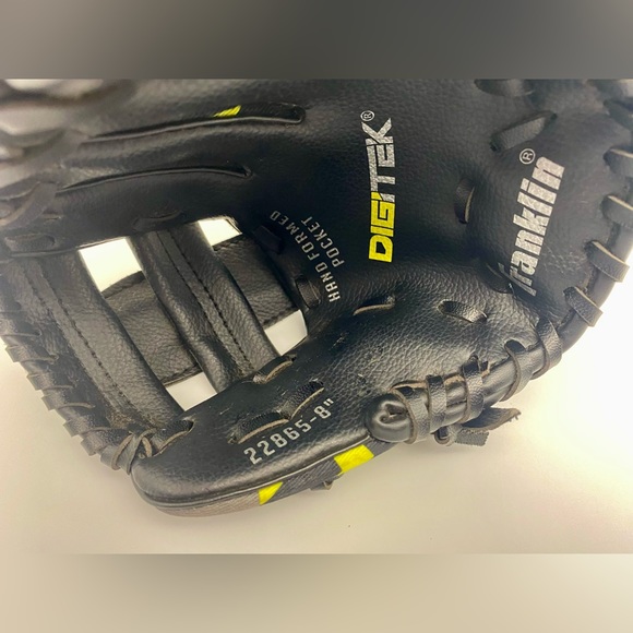 Franklin Black & Yellow T-ball Fielding Glove 8in - Picture 9 of 10